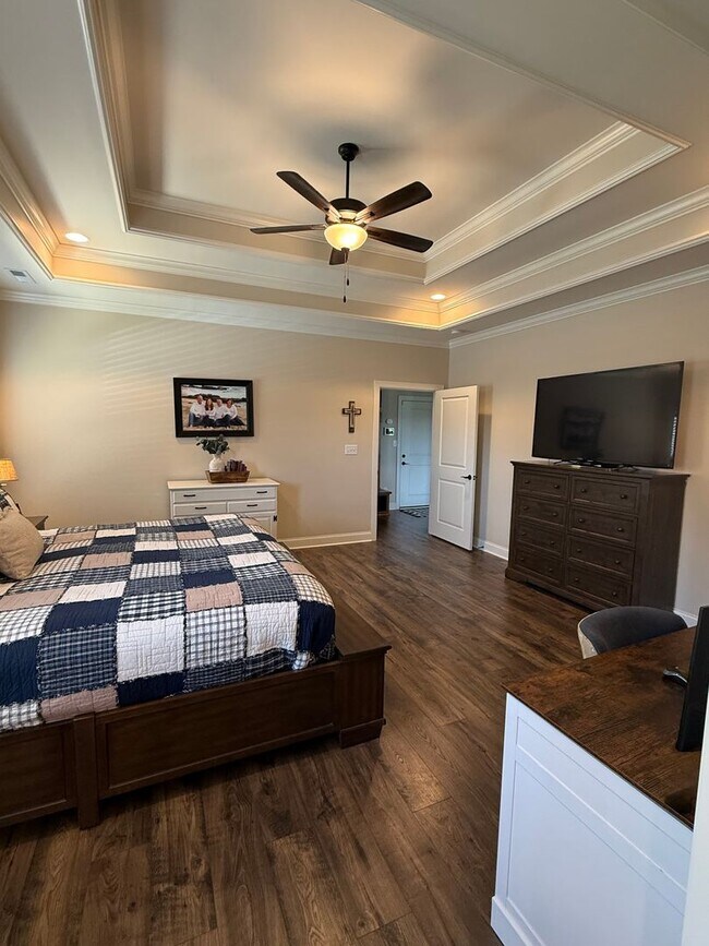 Building Photo - 26316 Woodfield Dr