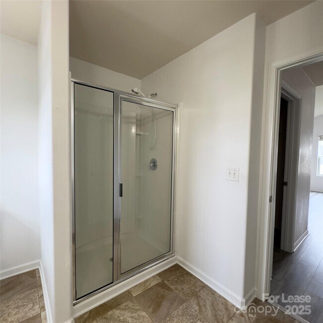 Building Photo - 9013 Maidenhair Ct