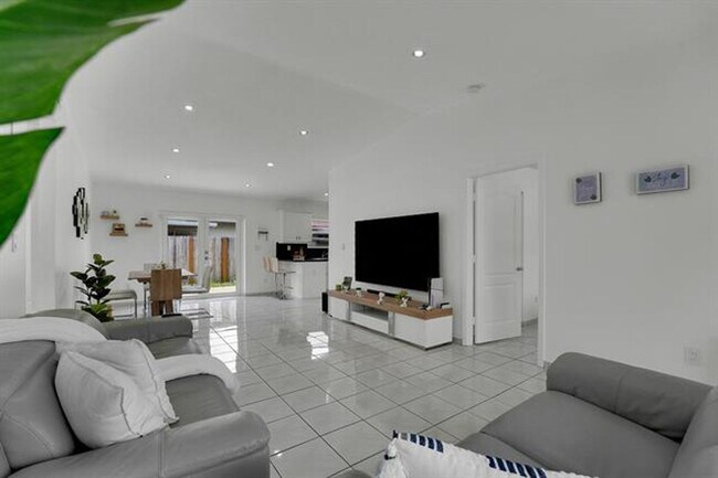 Building Photo - 17255 NW 72nd Ct