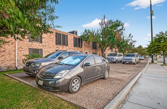 Building Photo - 7703 Moonmist Dr