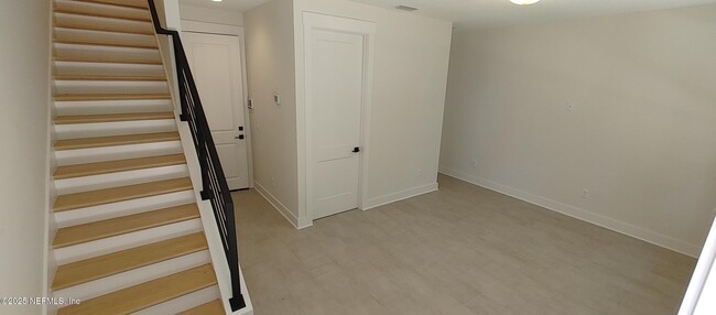 Building Photo - 1614 Bridgeton Dr