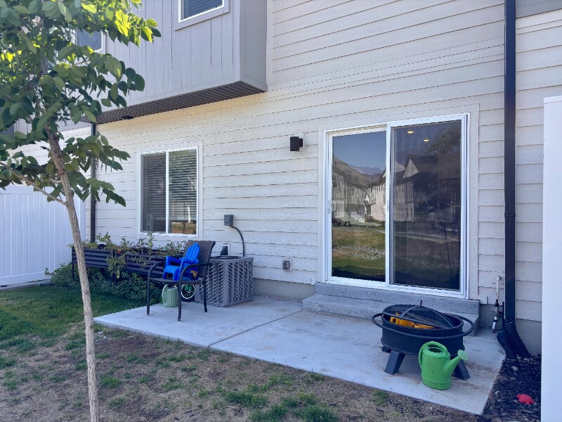 Building Photo - 3136 S 400 W