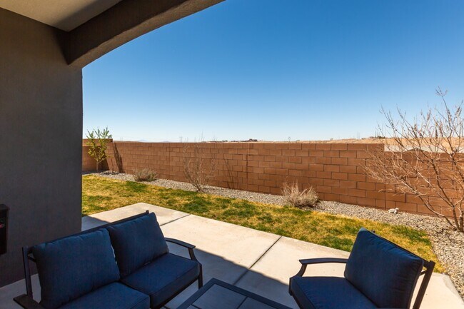 Building Photo - 2039 Lobo Trot Ct SE