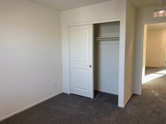 Building Photo - 9365 Quiet Lagoon St