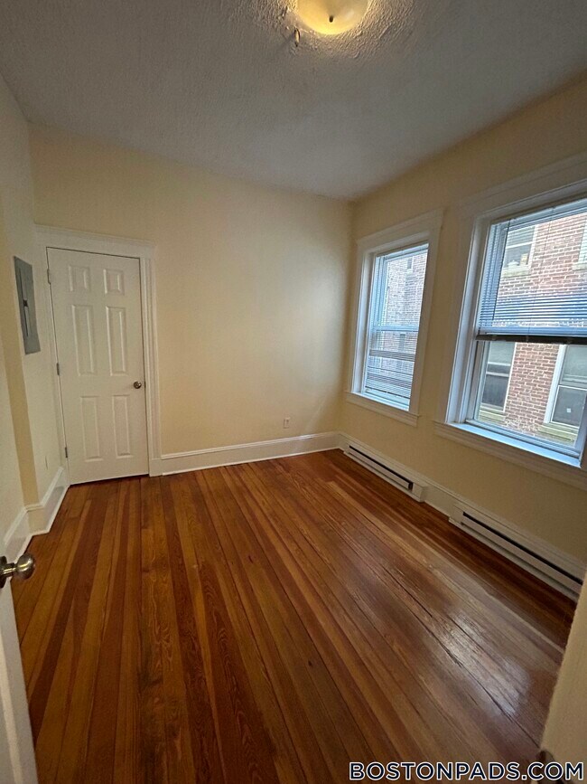 Building Photo - 883 Huntington Ave