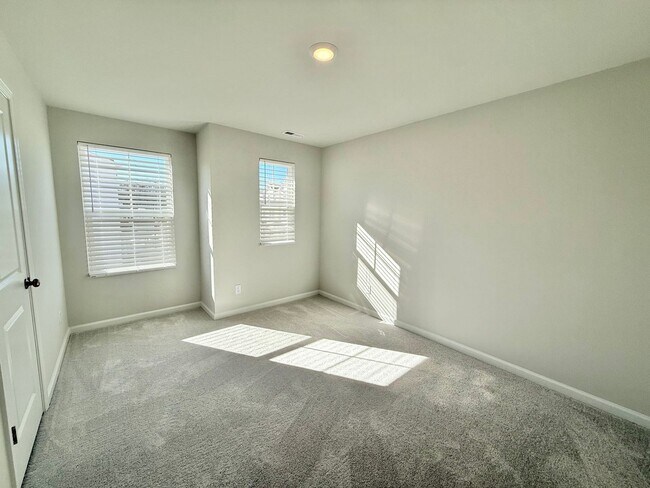 Building Photo - Stunning New Construction 3BD, 2.5BA End Unit Morrisville Townhome with Premier HOA Amenities in ...