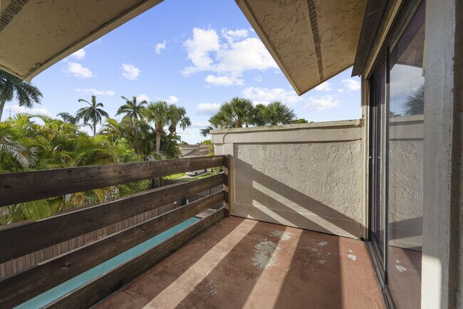 Building Photo - 7621 Sierra Terrace W