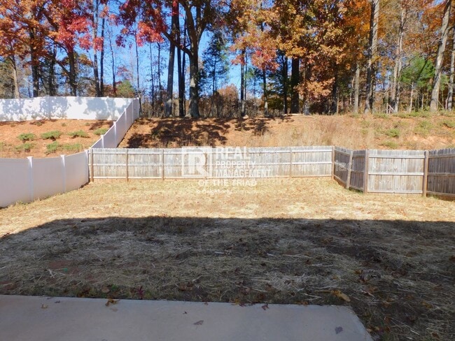 Building Photo - 5013 Red Poll Dr