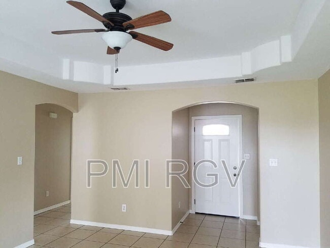 Building Photo - 8314 N Val Verde Rd