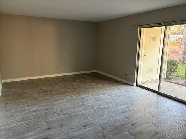 Building Photo - 14555 Wunderlich Dr