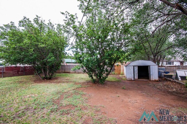 Building Photo - 1704 Laura Ln