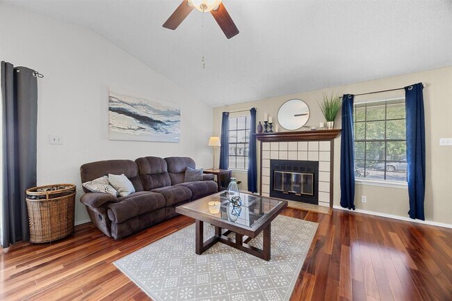 Building Photo - 1111 Fairlawn Cove