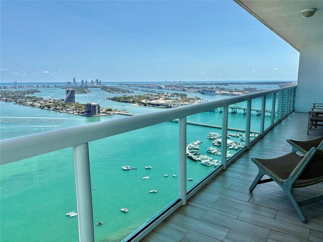 Building Photo - 1800 N Bayshore Dr