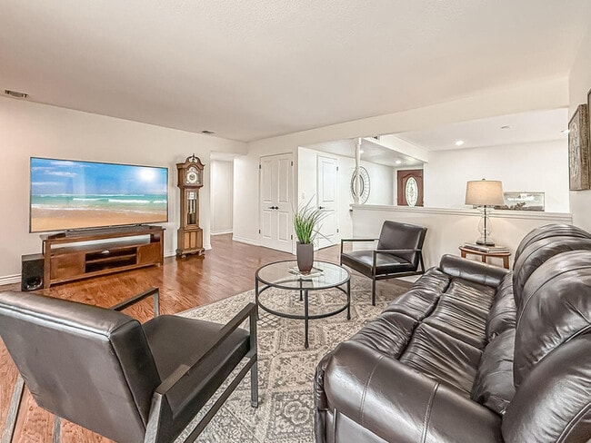 Building Photo - Single-Story Pool Home with RV Parking on Quiet Cul-De-Sac in Prime Simi Valley