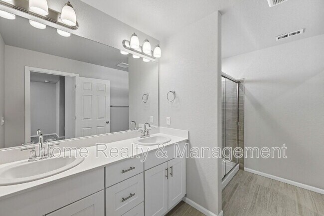 Building Photo - 12220 Dairy St