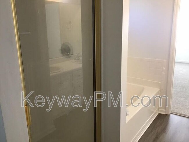 Building Photo - 119 Summerfield Cir