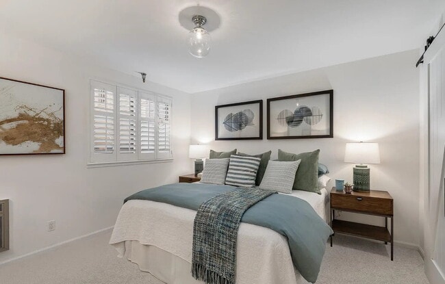 Building Photo - 3044 Franklin St