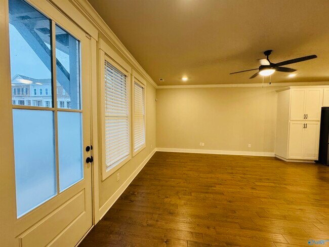 Building Photo - 136 Iberville St