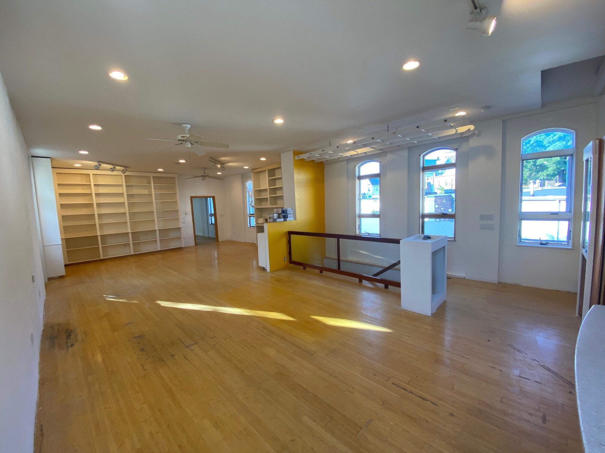 Building Photo - 359 Lowell St