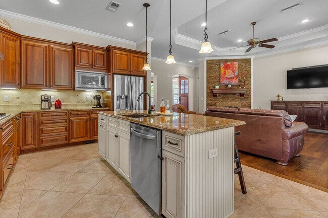 Building Photo - 9007 Rushing River Way
