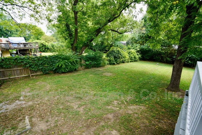 Building Photo - 363 Strasser Dr