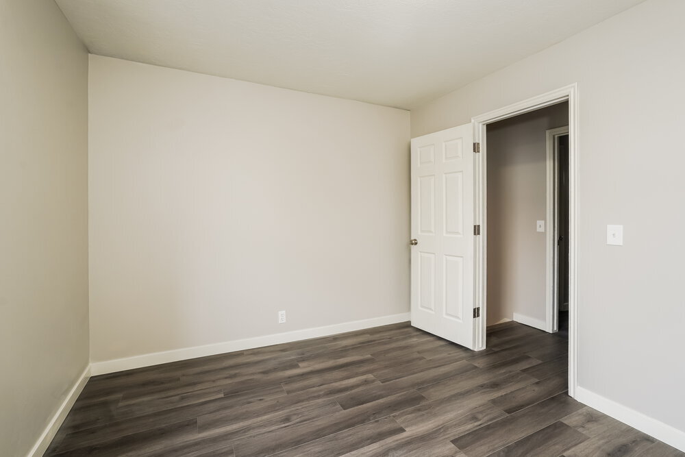 Building Photo - 5902 Woodview Dr