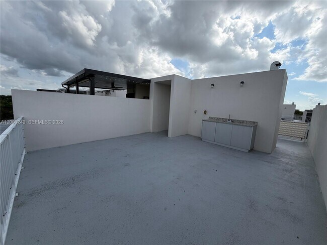 Building Photo - 25779 SW 144th Ave