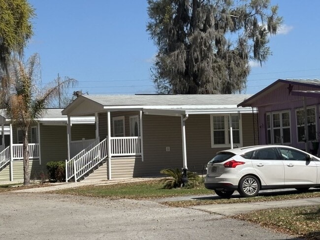 Building Photo - 2323 NW 46th Ct