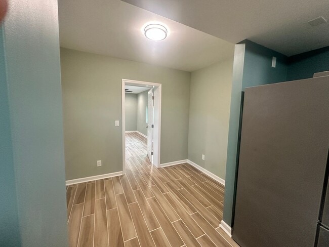 Building Photo - 820 3rd Ave S