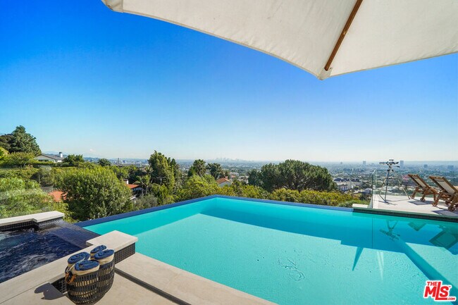 Building Photo - 8242 Hillside Ave