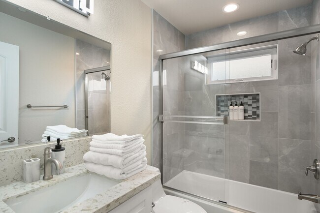 Building Photo - 2996 39th St