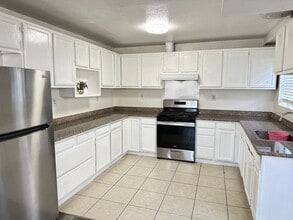 Building Photo - 1317
