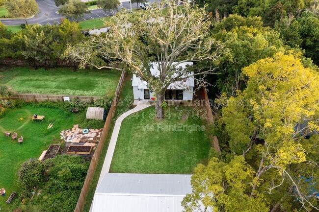 Building Photo - 581 Hazel St