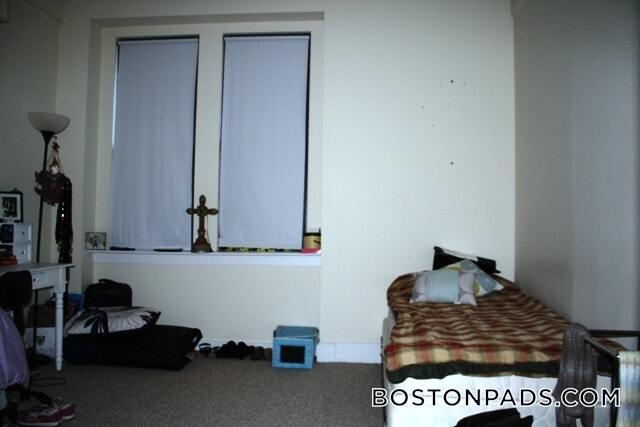 Building Photo - 62 Boylston St