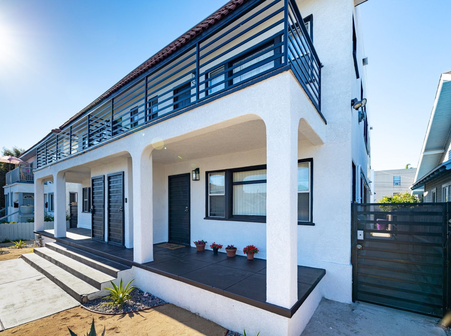 Building Photo - 1819 E 7th St