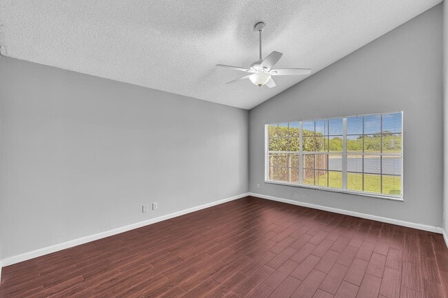 Building Photo - 22492 Middletown Dr