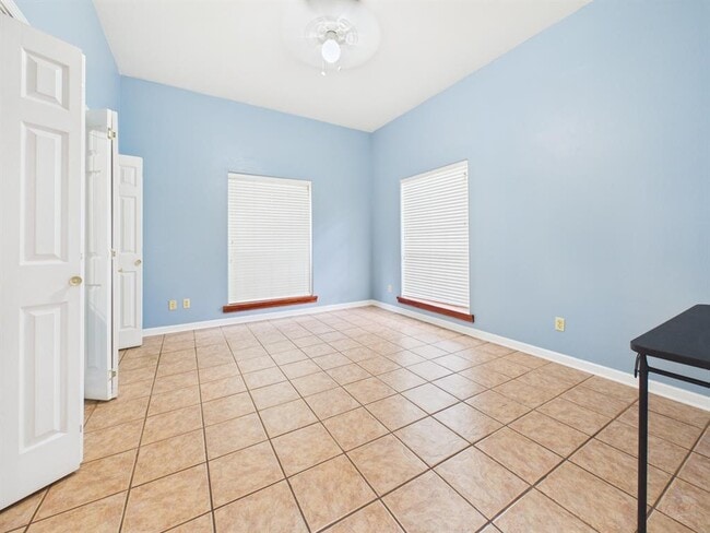 Building Photo - 109 W 38th St