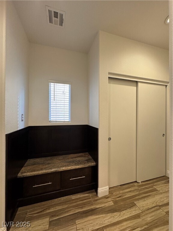 Building Photo - 9501 Ironsend St