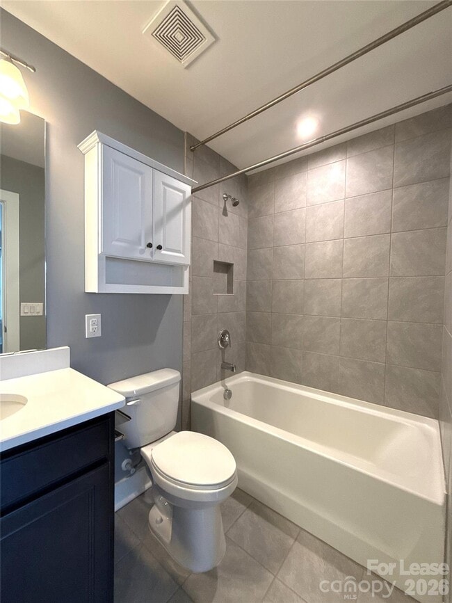 Building Photo - 17023 Soho Dr