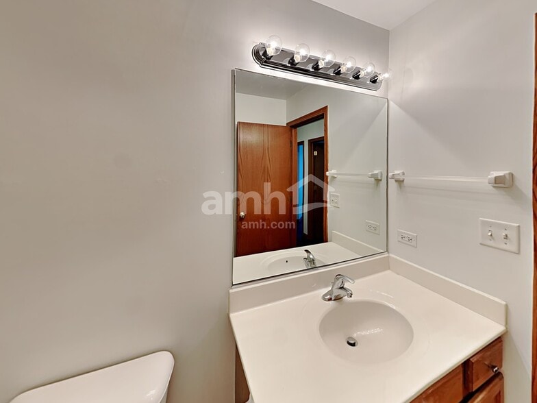 Building Photo - 2809 Adobe Dr