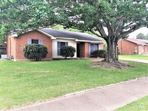 Building Photo - Charming 3-Bedroom, 2-Bath Home in Eastern...