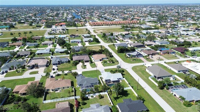 Building Photo - 4531 SW 14th Pl