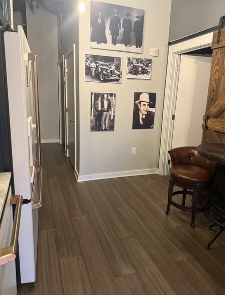 Building Photo - 515 W Main St