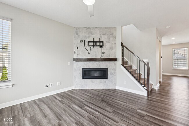 Building Photo - 17285 Dallington St