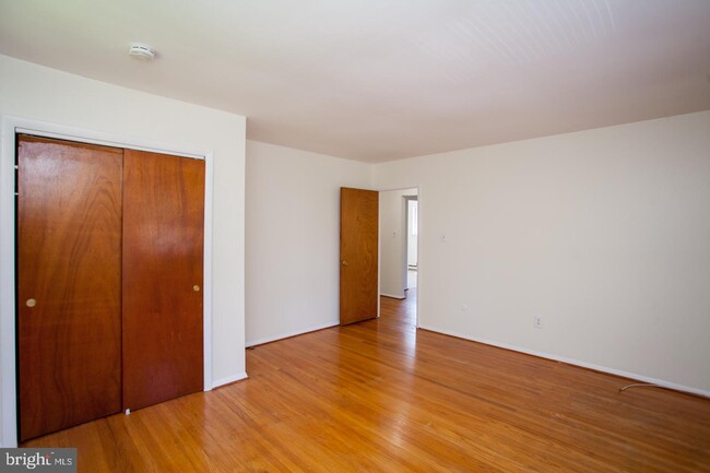 Building Photo - 463 Avenue B