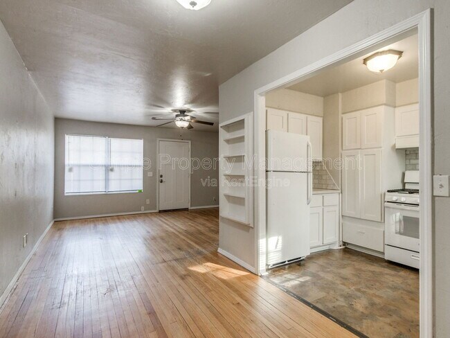 Building Photo - 10 SE Grand Blvd