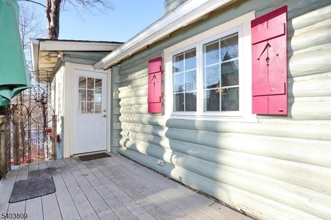 Building Photo - 140 Cupsaw Dr