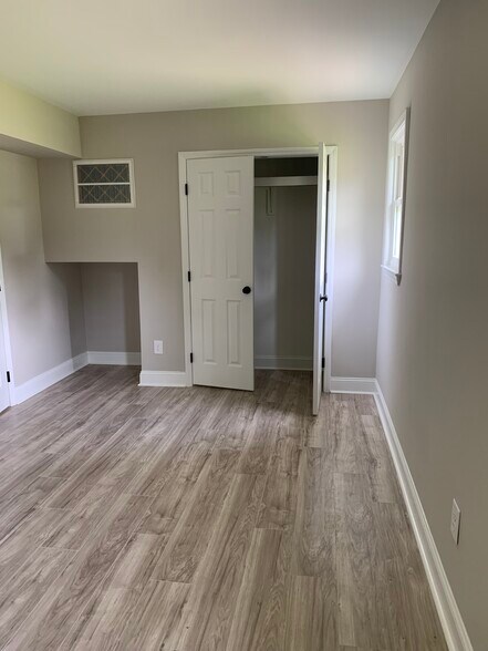Room 2A - 2824 Wyncote Dr