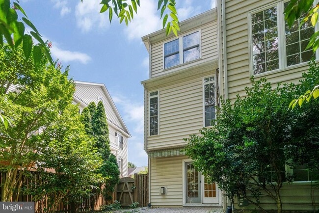Building Photo - 9980 Cyrandall Dr