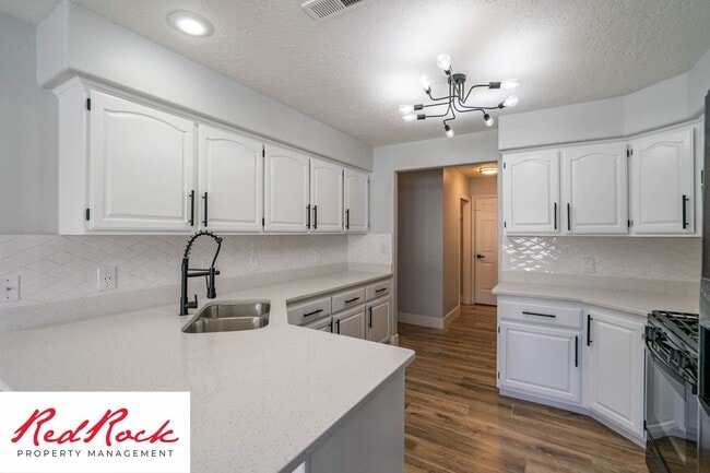 Building Photo - 3 Bedroom Home With 2 Car Garage In St. George